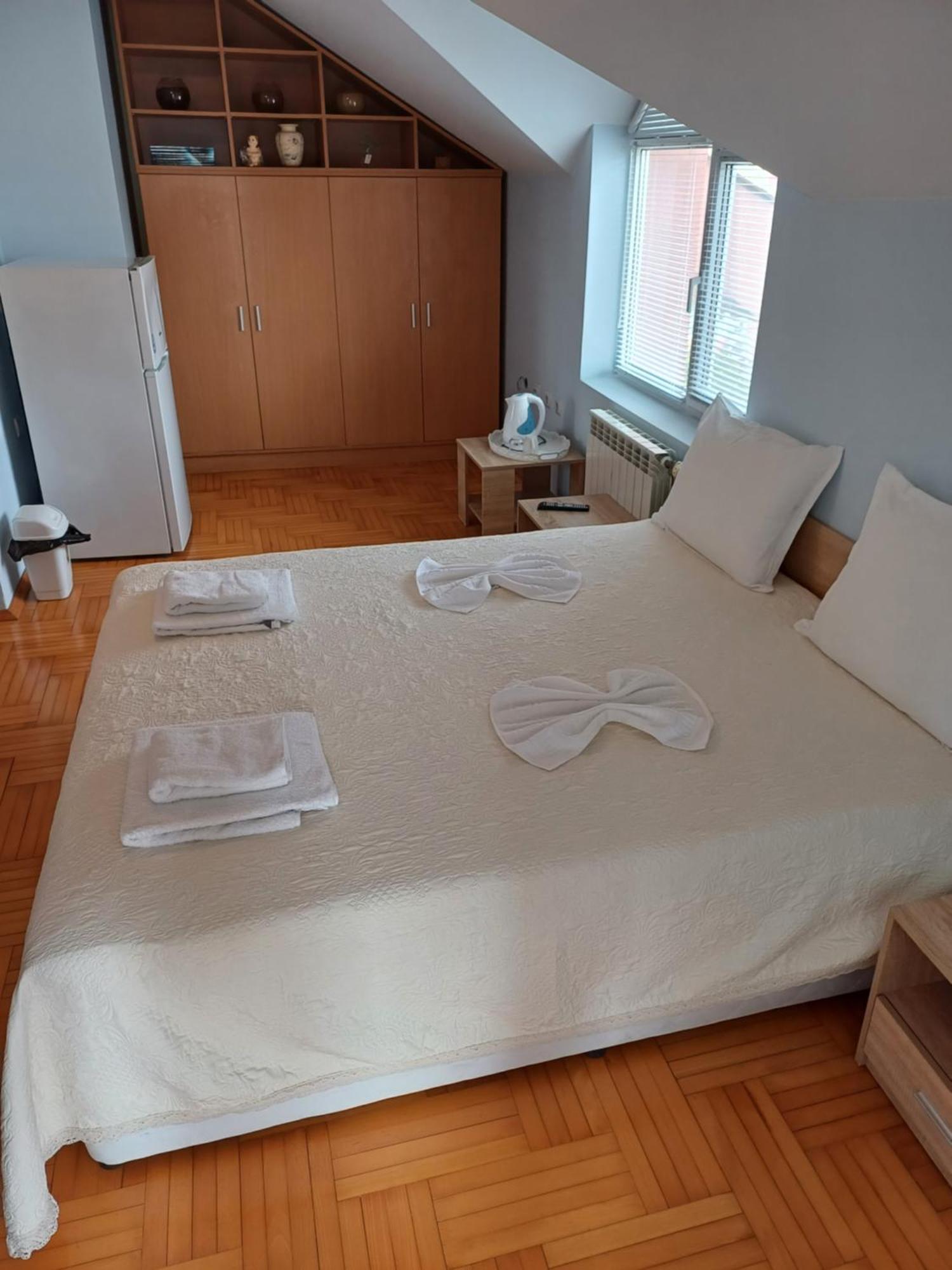 Guest Rooms Deva Burgas ภายนอก รูปภาพ