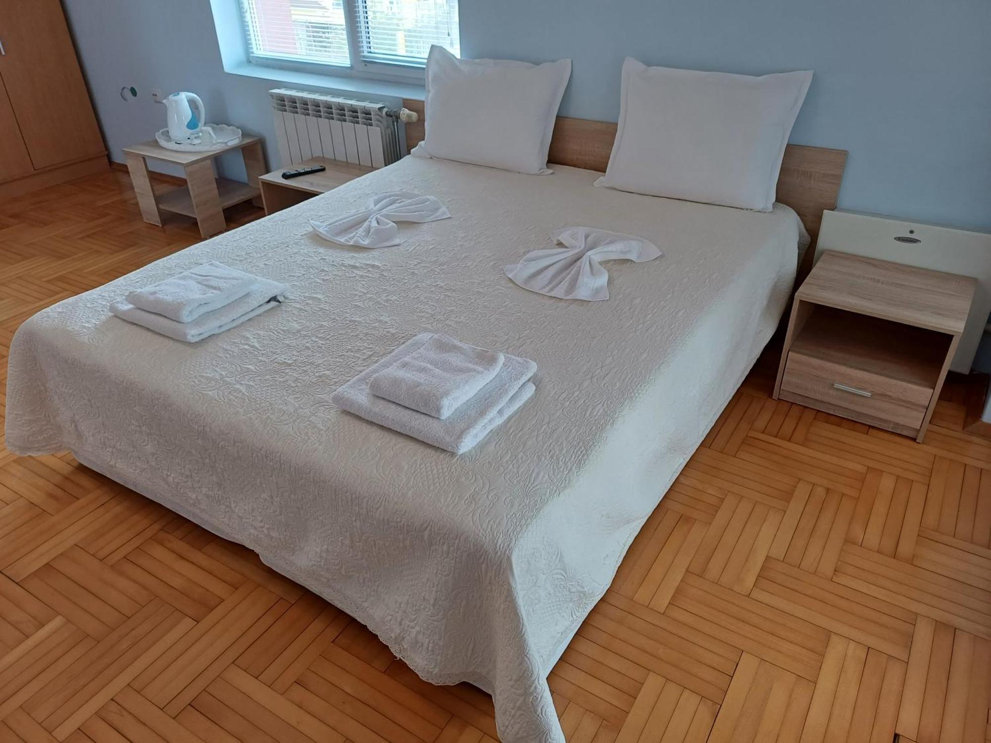 Guest Rooms Deva Burgas ภายนอก รูปภาพ