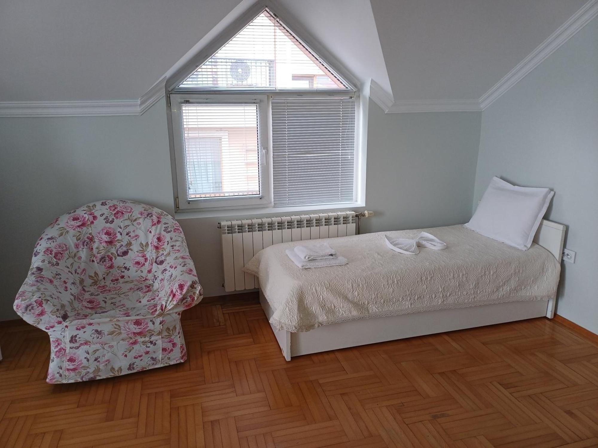 Guest Rooms Deva Burgas ภายนอก รูปภาพ