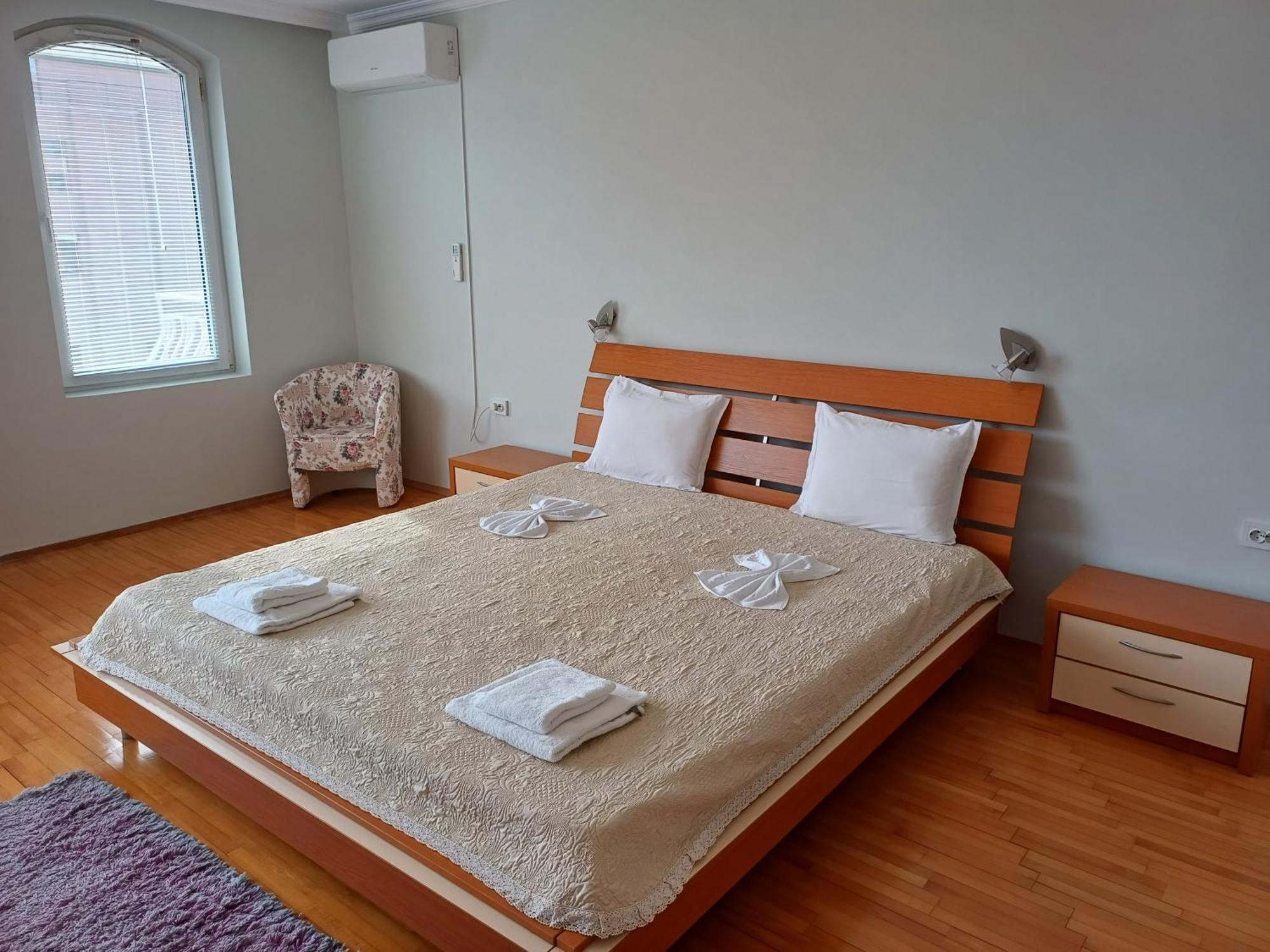 Guest Rooms Deva Burgas ภายนอก รูปภาพ