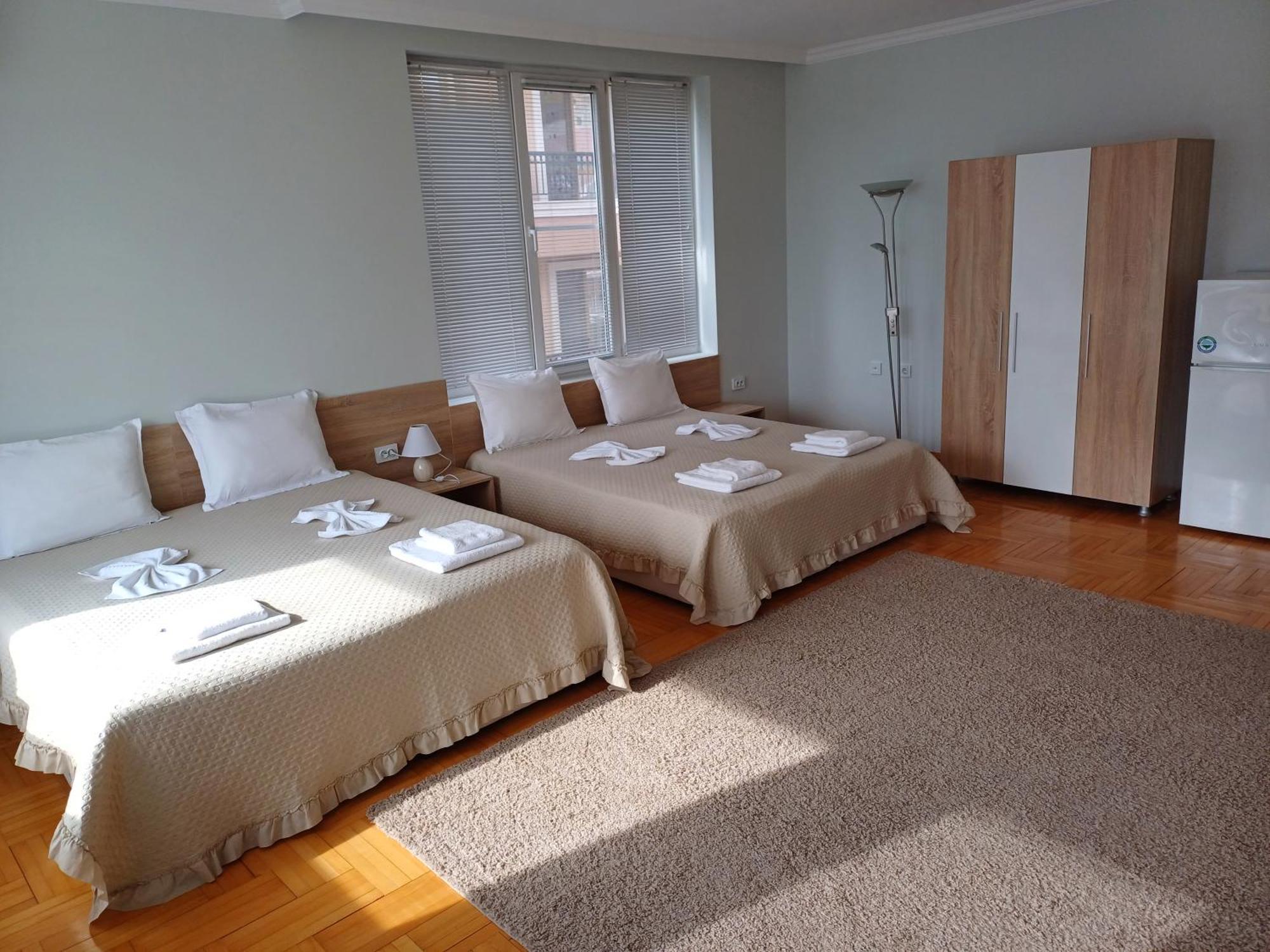 Guest Rooms Deva Burgas ภายนอก รูปภาพ