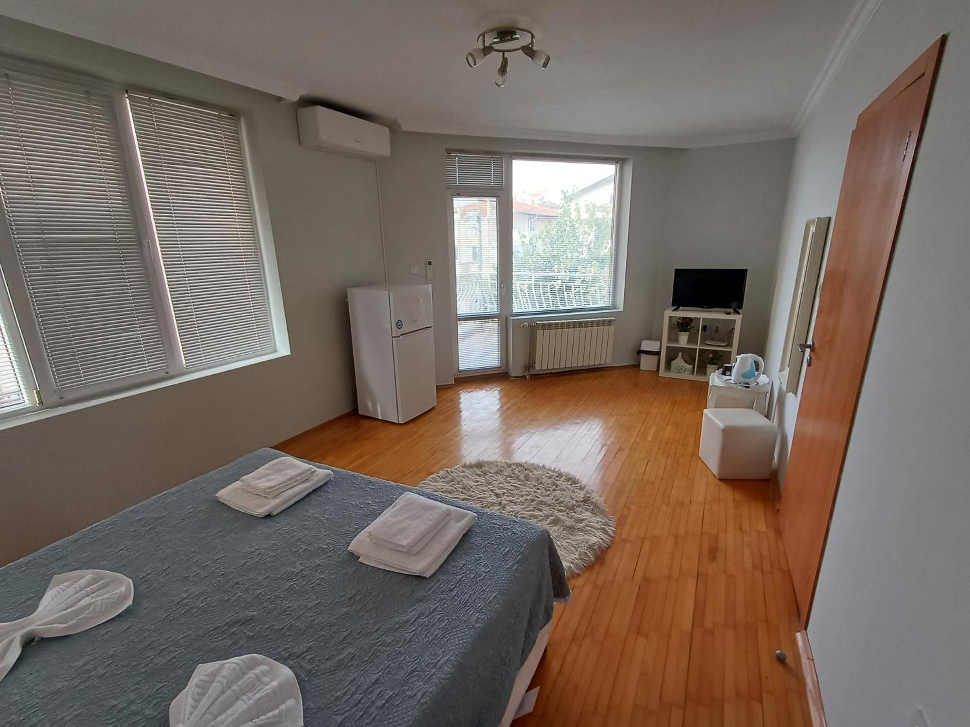 Guest Rooms Deva Burgas ภายนอก รูปภาพ