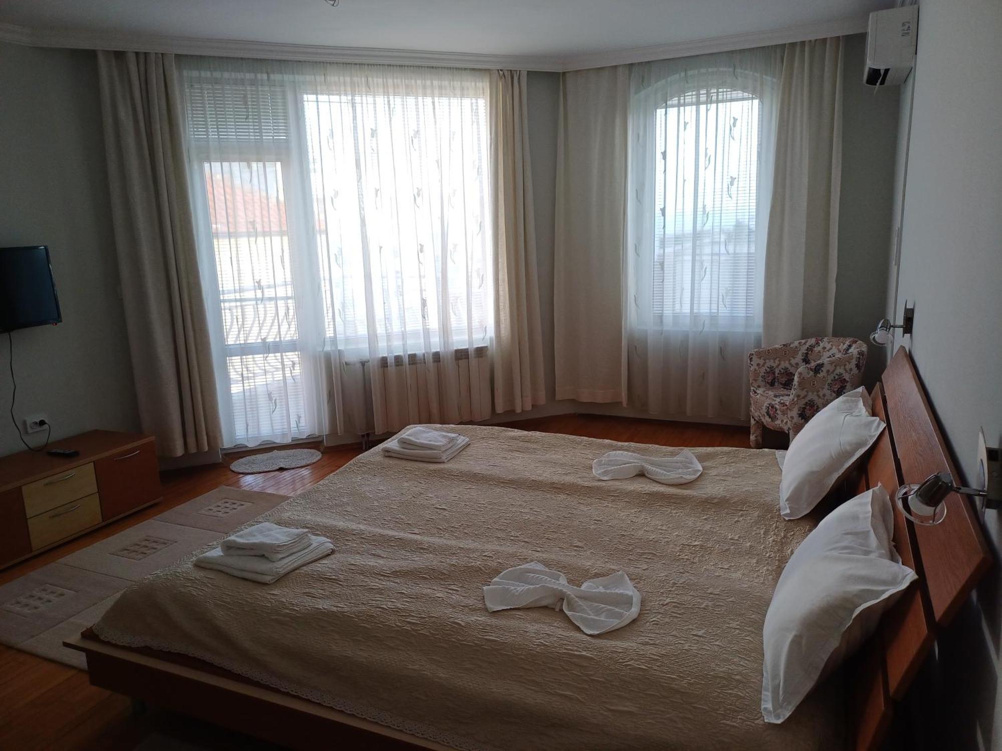 Guest Rooms Deva Burgas ภายนอก รูปภาพ
