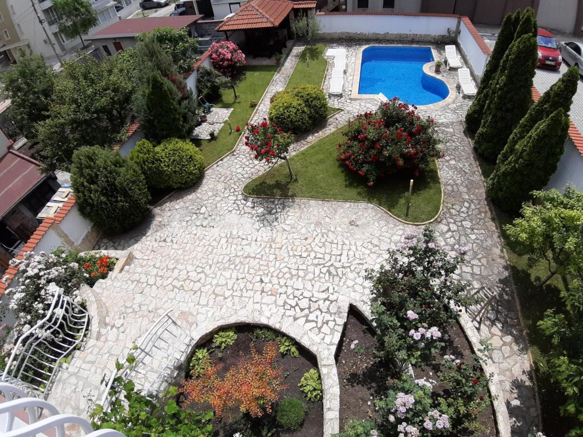 Guest Rooms Deva Burgas ภายนอก รูปภาพ